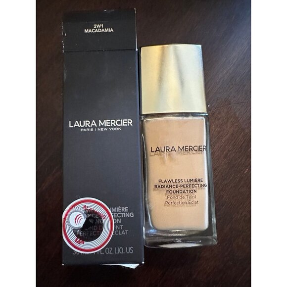 Laura Mercier Flawless Lumiere Radiance Perfecting Foubdation 1 fl ozs Macademia - Picture 1 of 1